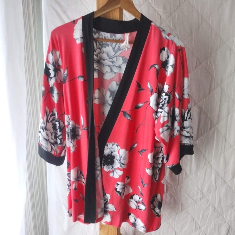 3 /$25 Girls floral robe (12/14)
